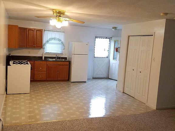 Kitchen/laundry hook up on right