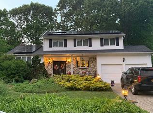 16 Sheryl Cres, Smithtown, NY 11787