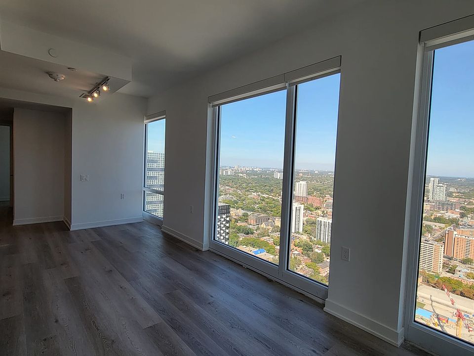 1st image of 99 Queen St E #4333
