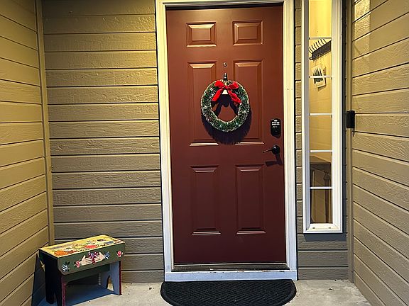2nd image of 3566 E Eisenhower Dr
