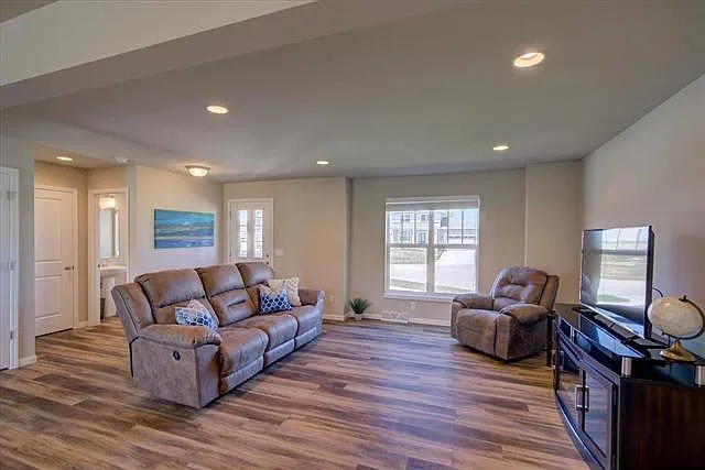 411 Steeple Point Way — Photo 5