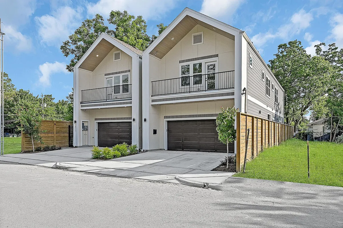 Building Photo - 3413 Bremond St