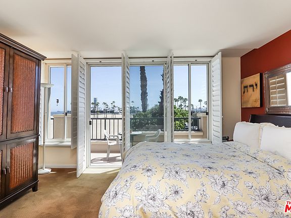 2nd image of 850 E Ocean Blvd Unit B1