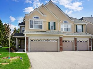 476 Pine Lake Cir #476, Vernon Hills, IL 60061