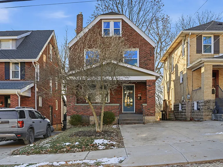1424 Macon Ave — Photo 2