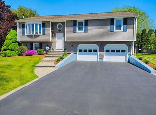 166 Mohawk Dr, Seekonk, MA 02771