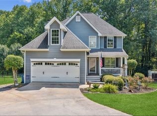 6190 Parris Cir, Cumming, GA 30040