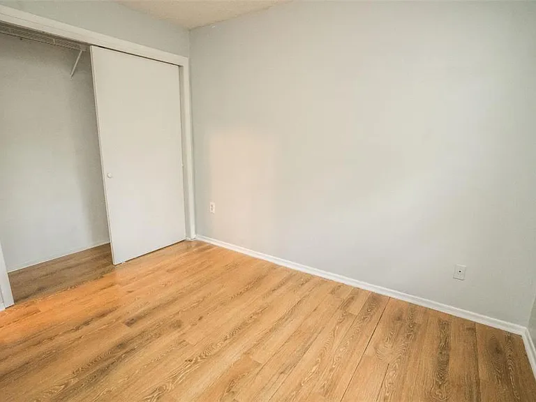 1277 Sylvia Ave — Photo 16