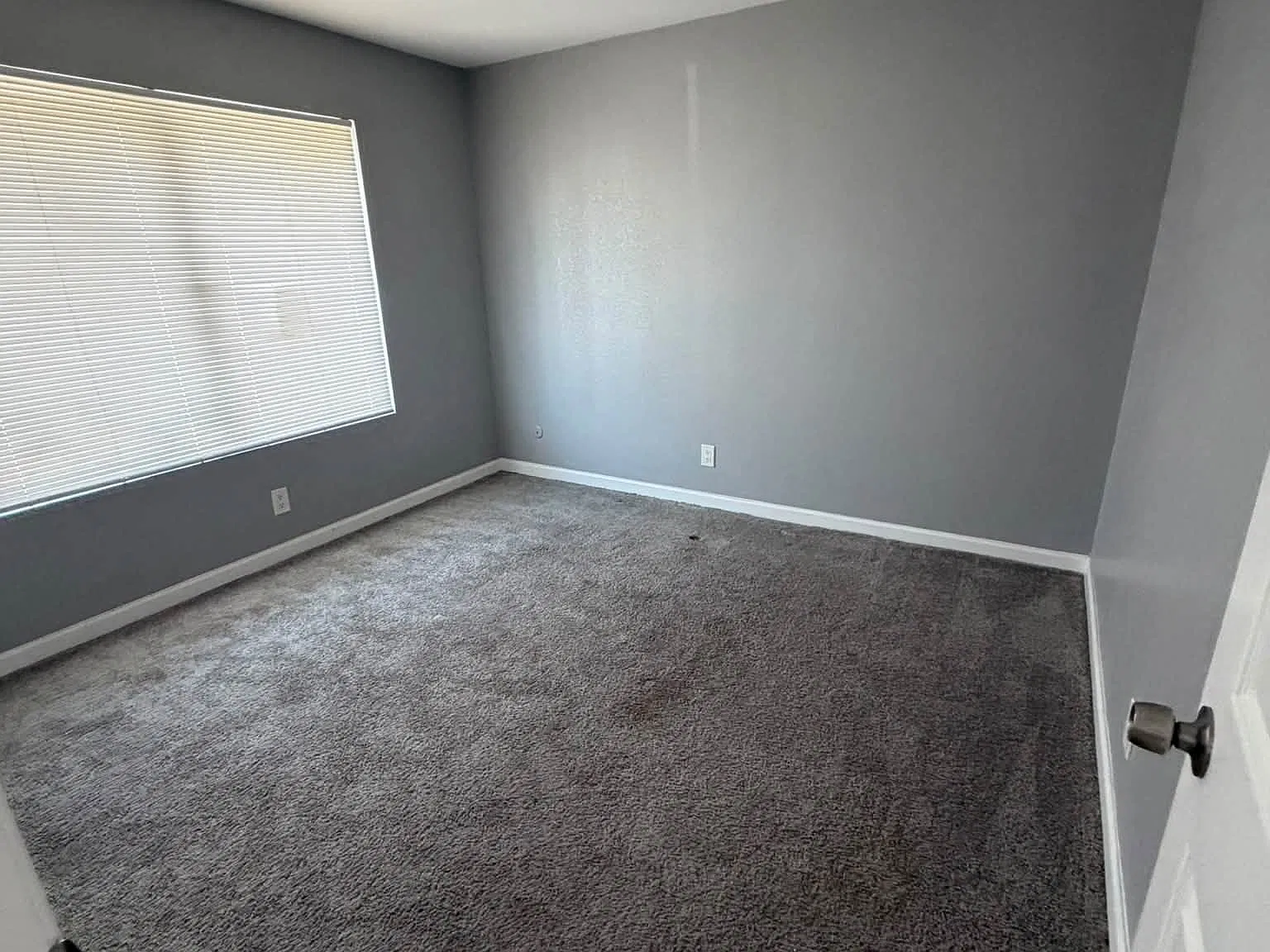 4 bed, 1.5 bath, $1,650 — Photo 2