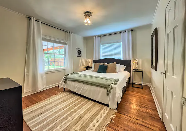 1347 S Sandusky Ave — Photo 13