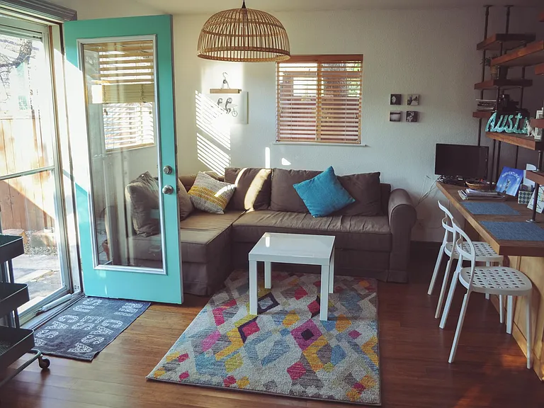 2419 Wilson St — Photo 4