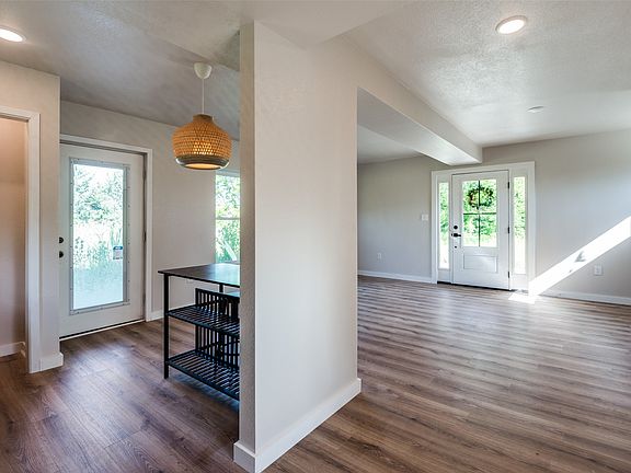 5th image of 13838 Lackey Dr