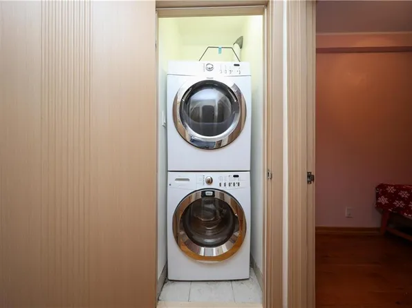 2415 East 27th Street image 26 of 37