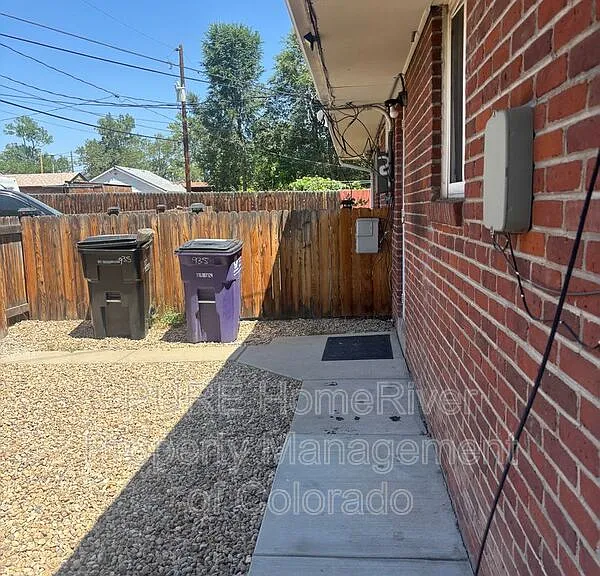 935 N Winona Ct — Photo 13