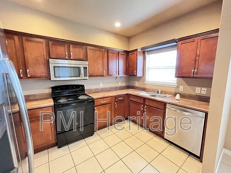 3200 SW Windrift Ave #1 — Photo 7