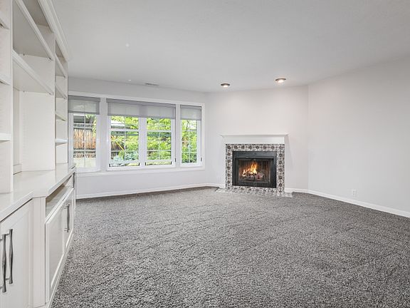 5th image of 717 E 5th Ave S #207