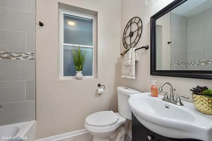 7734 S Essex Ave #2 — Photo 9