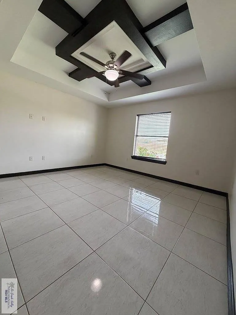 3 bed, 1170 sqft, $1,800 — Photo 4