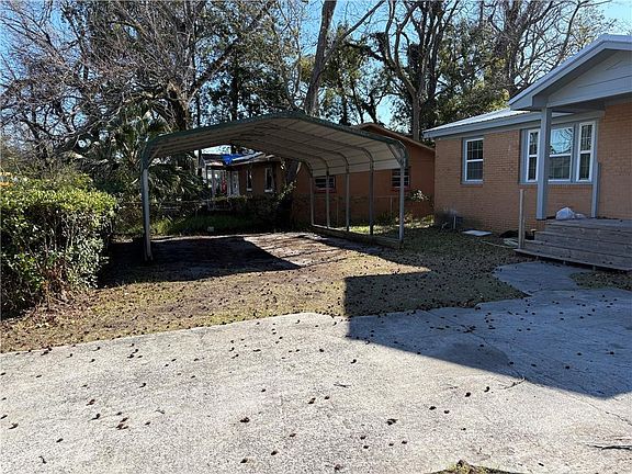 2nd image of 2715 Stonewall St