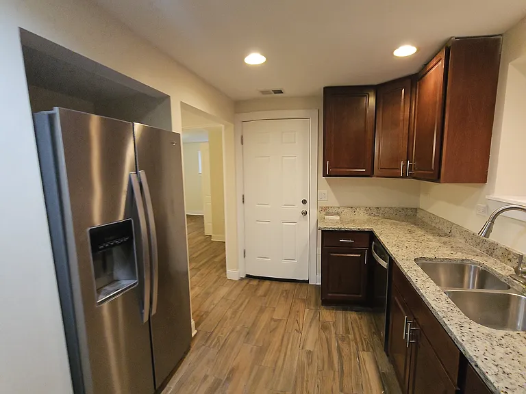 6317 N Washtenaw Ave #G1 — Photo 16