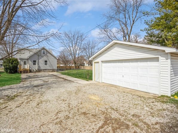 418 4th St, Illiopolis, IL 62539