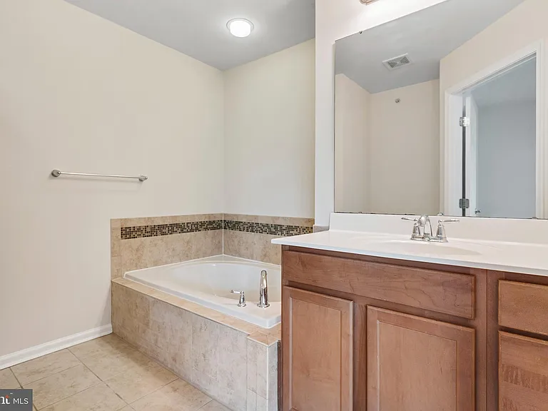 201 Susan Cir — Photo 15