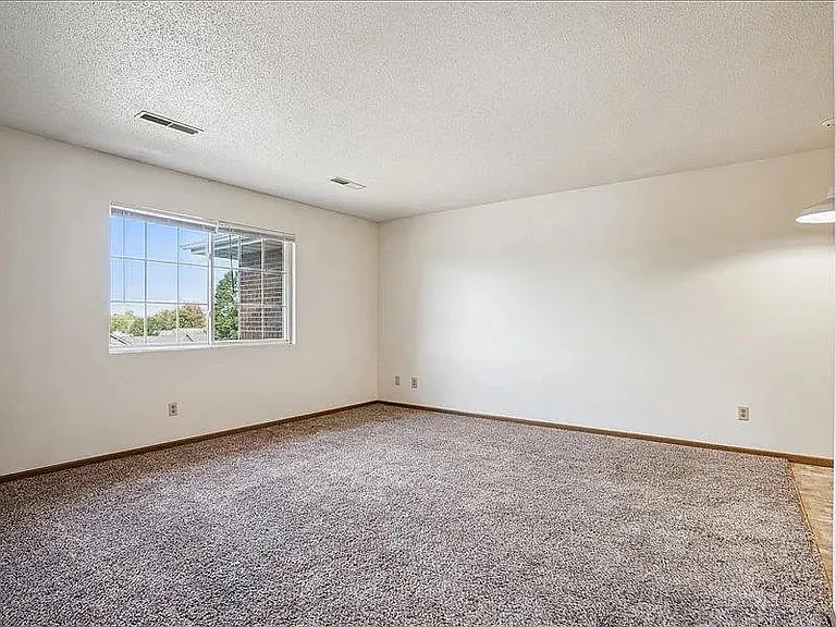 182 W Side Dr #11 — Photo 14