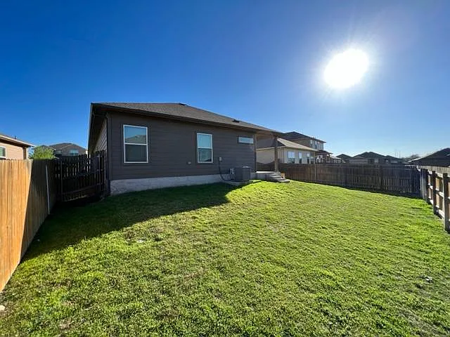 1009 Gaelic Dr — Photo 9