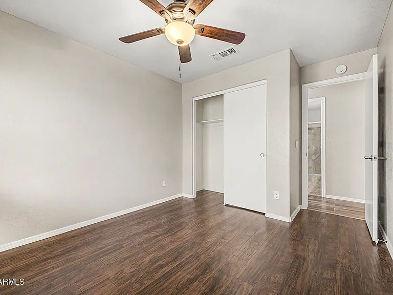308 W Liberty Ln — Photo 29