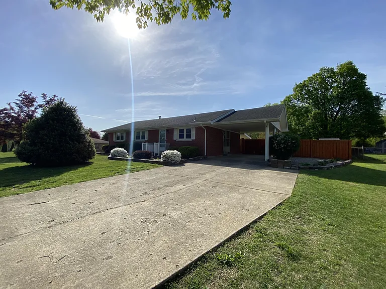 1338 W Vine St — Photo 1