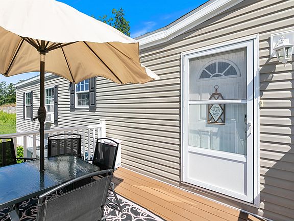 4th image of 29 Lowell Road #18