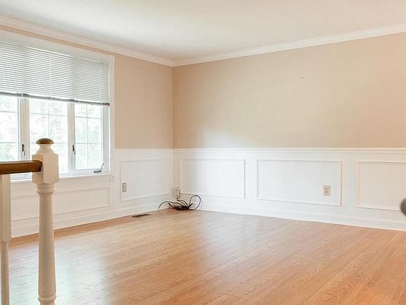 5th image of 8109 Irwell Ct