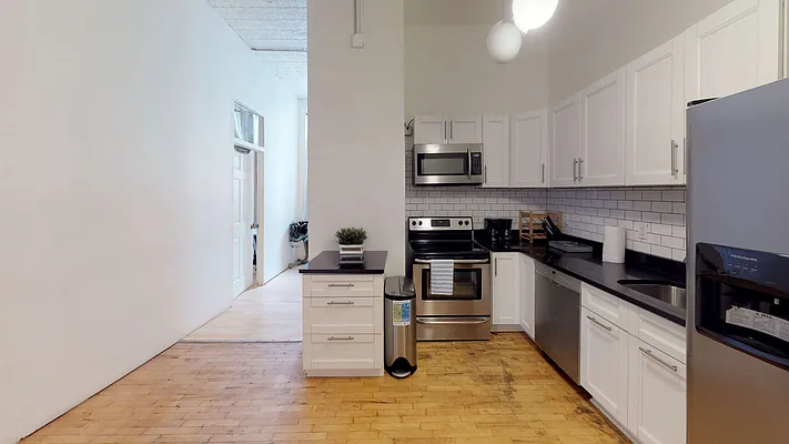 Rented by Flatiron Real Estate Advisors LLC | media 21