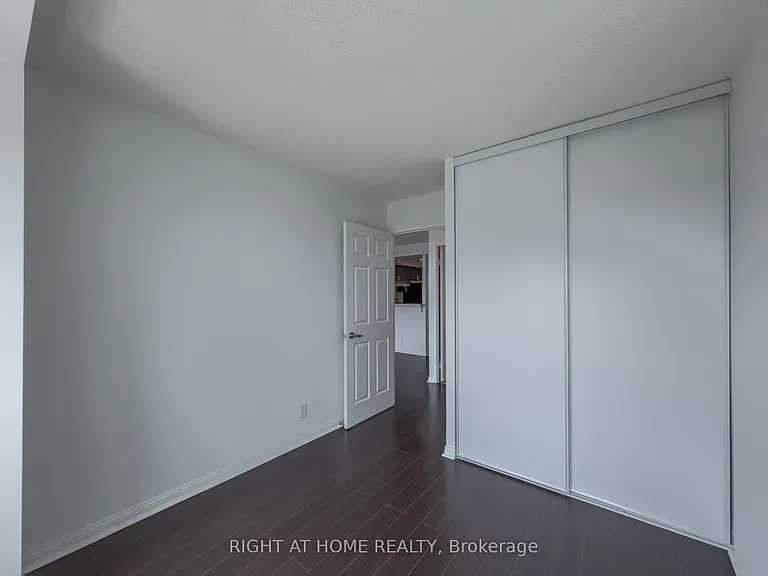 8 Lee Centre Dr #1008 — Photo 21