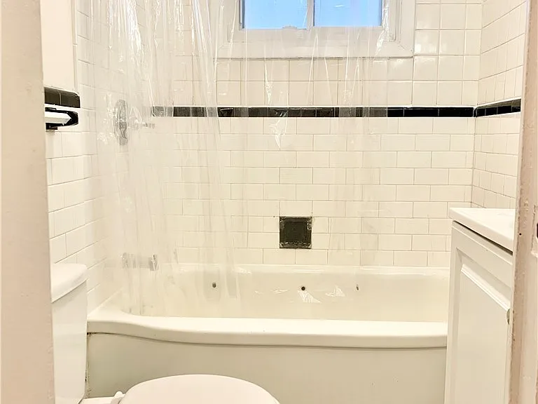 657 Englewood Ave #2 — Photo 8