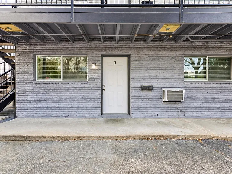1223 W 25th St #3 — Photo 11
