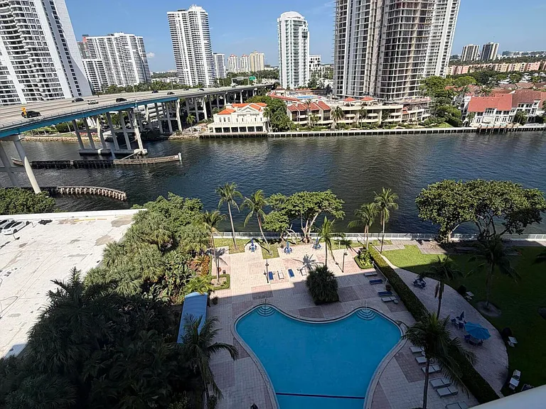 19390 Collins Ave #1103 — Photo 8