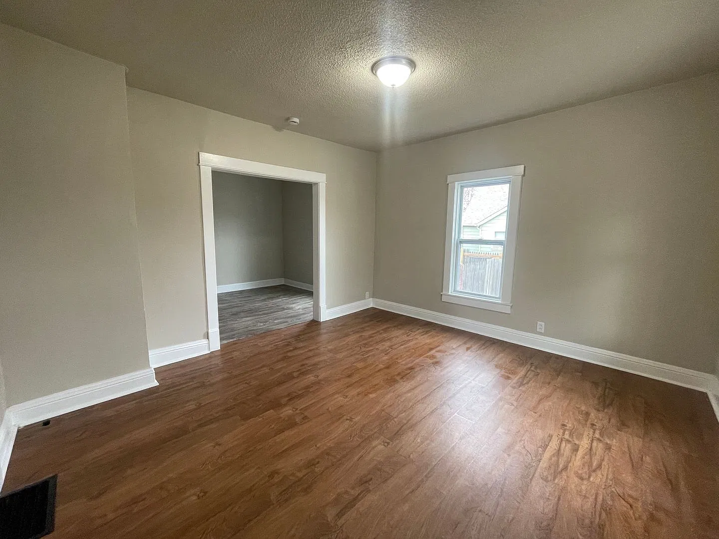 Spacious 2 BD/ 2 BA Home — Photo 4