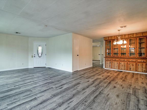 5th image of 557 Mill Pond Dr