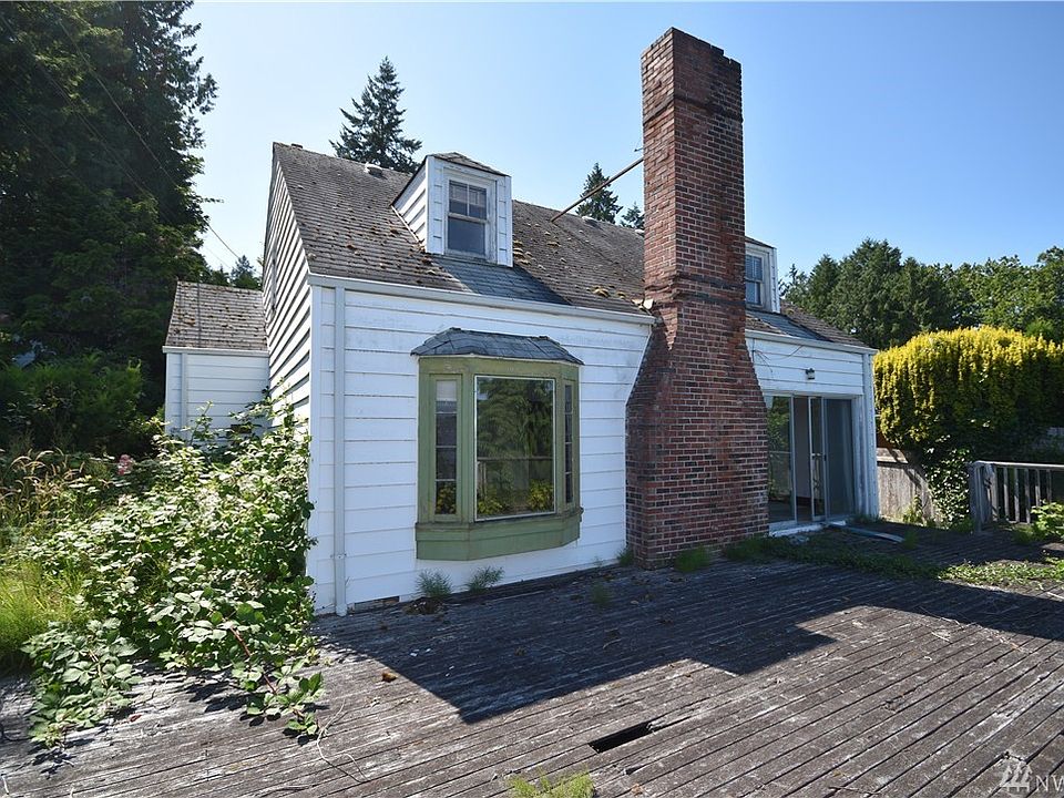 1st image of 2067 Randall Ln E