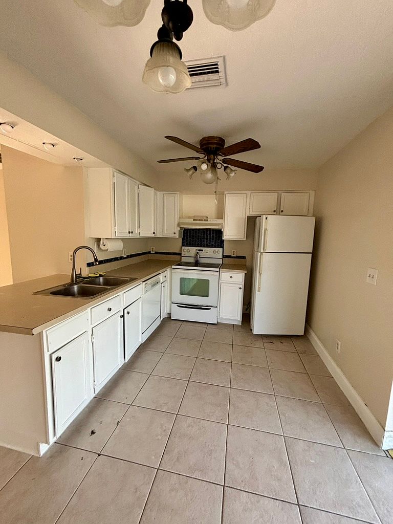 2494 Santa Barbara Blvd, Naples, FL 34116 | Zillow, image size:768x1024