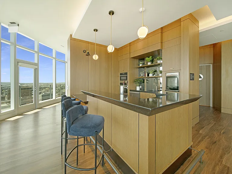 Shoreline Gateway — Photo 17
