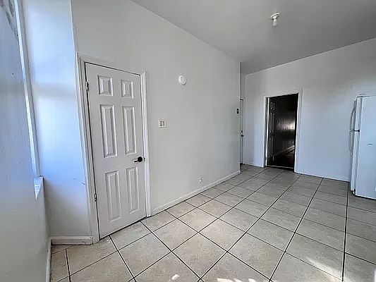 4th image of 156 Wyckoff Ave APT 2L