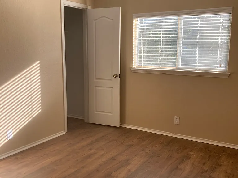 16215 Ike Ln — Photo 17