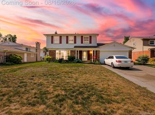 21131 Harvard Rd, Southfield, MI 48076
