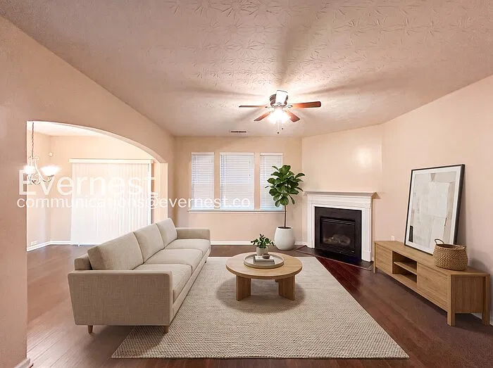 3 bed, 3.0 bath, 1868 sqft, $2,095 — Photo 3