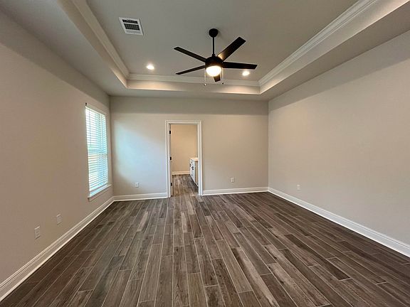 3rd image of 4439 Rockwell St