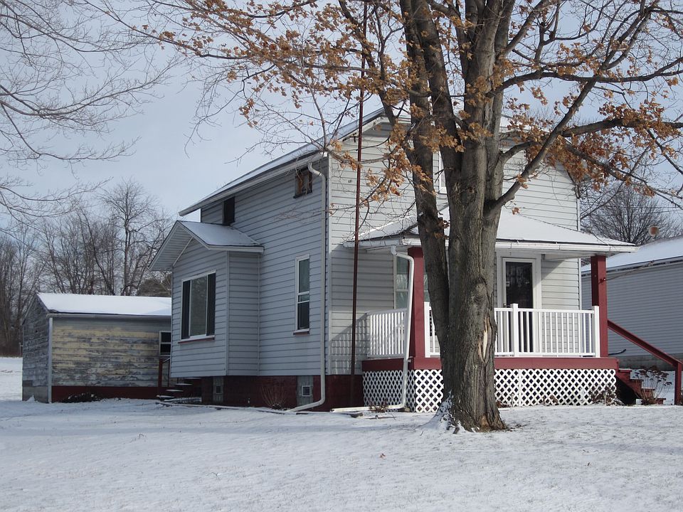 2 BR 2 FULL BATH GREAT LOT!