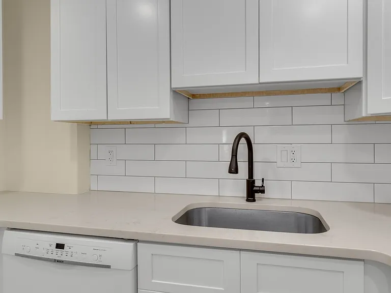 2723 E Huntingdon St #3 — Photo 4