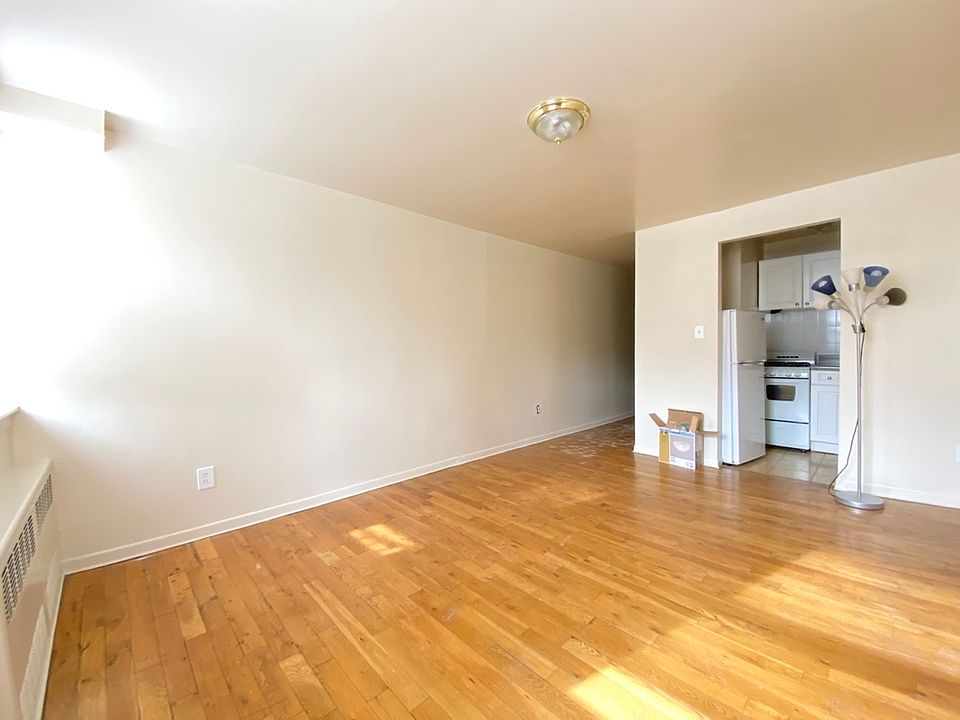 2nd image of 329 E 63rd St APT 5I